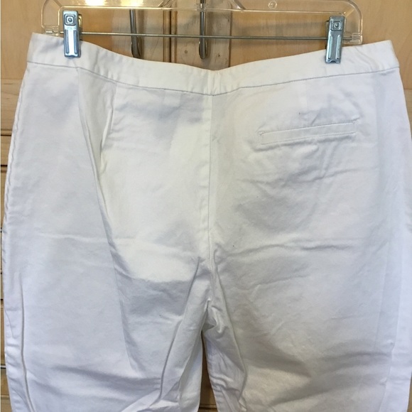 J.h. Collectibles ladies, size 16 pants. White. Stretch. 32” long Capris - Picture 4 of 8